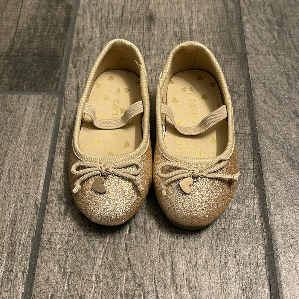 NWOT Carter’s Gold Glitter Ballet Flat - size 4